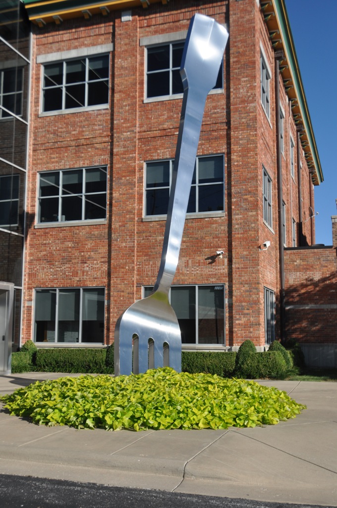 Giant Fork Sculpture, Springfield - Quirky and Unique Sculptures from Across the World