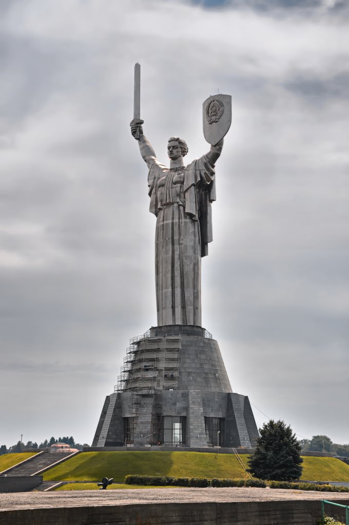 Mother of the Motherland - Tallest And Most Majestic Statues In The World