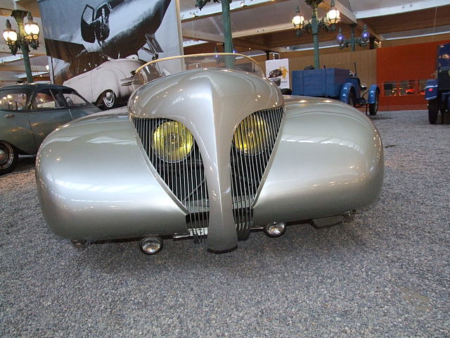 Front View - La Baleine by Paul Arzens - The Weirdest And Most Bizarre Cars Ever Made