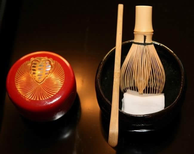 Tea utensils used by Urasenke iemoto Sen Sōshitsu XV